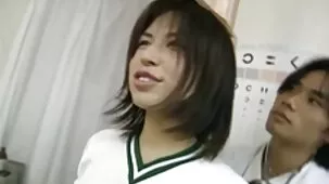 Estaba charlando con mis fans y tuve un beso tormentoso en la cama.